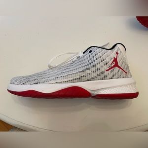 Jordan B.Fly “Gym Red”